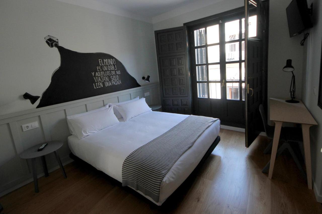 H Complutum Hostel Alcalá de Henares Kültér fotó