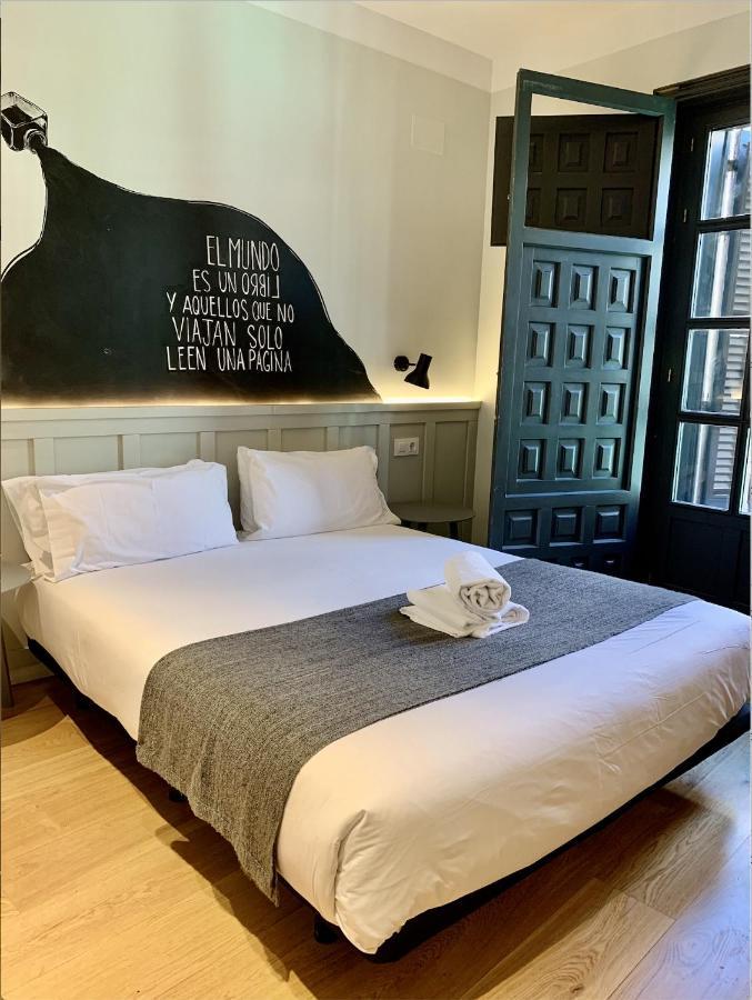 H Complutum Hostel Alcalá de Henares Kültér fotó